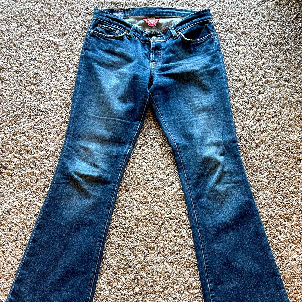 Lucky Jeans - size 10 / 30.  Amazingly soft and well worn bootleg jeans.
